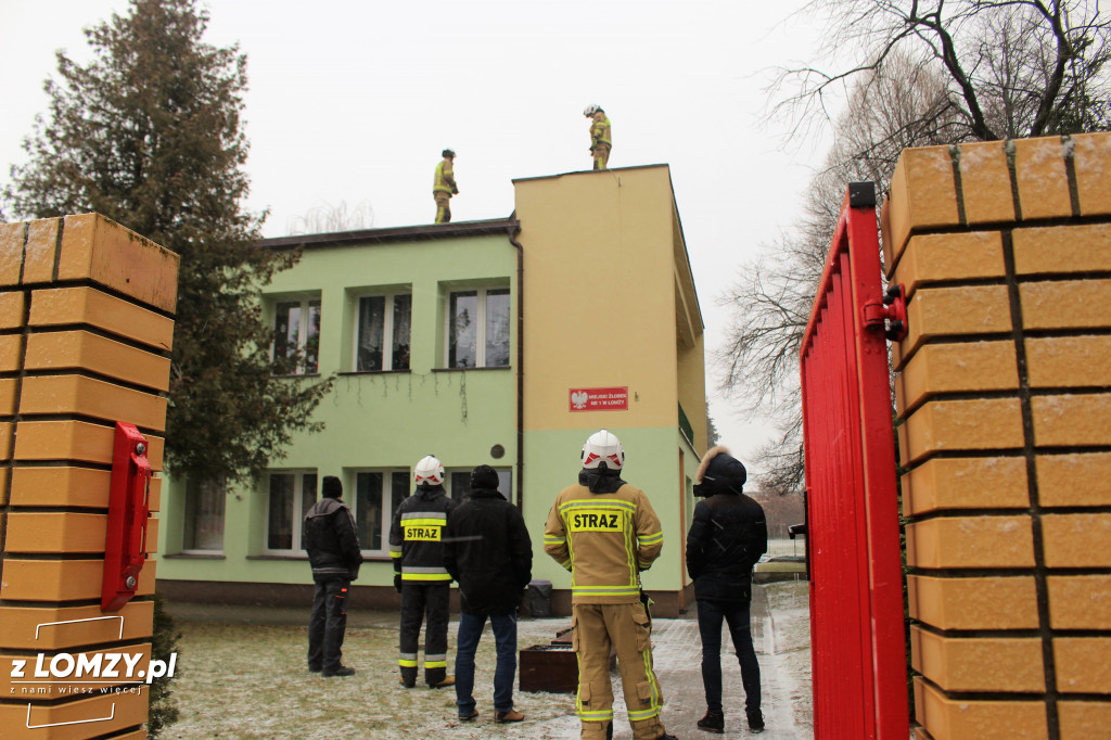 Kolejne skutki wichury! Zerwany dach żłobka [FOTO]