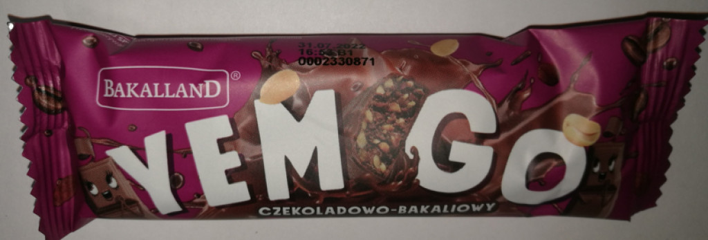 Kawałki szkła w batonachi! Sprawdź czy nie masz wycofanej partii! [FOTO]