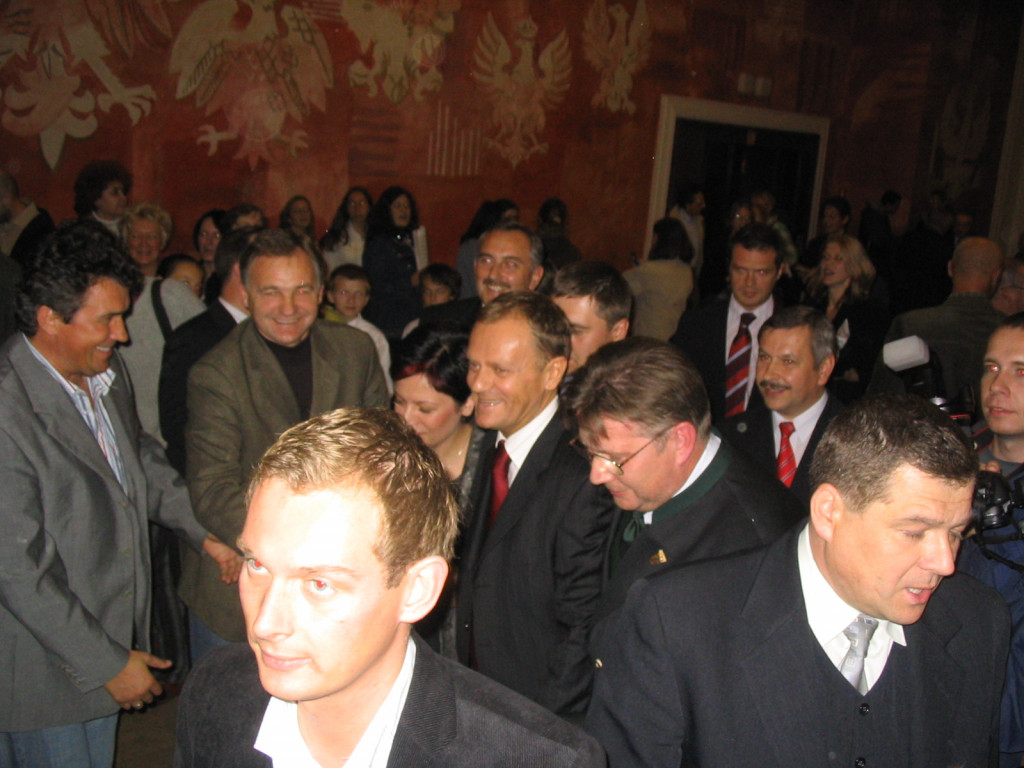Po 17 latach Donald Tusk odwiedzi Łomżę. Jak do tego doszło?