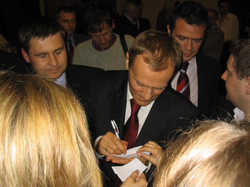 Po 17 latach Donald Tusk odwiedzi Łomżę. Jak do tego doszło?