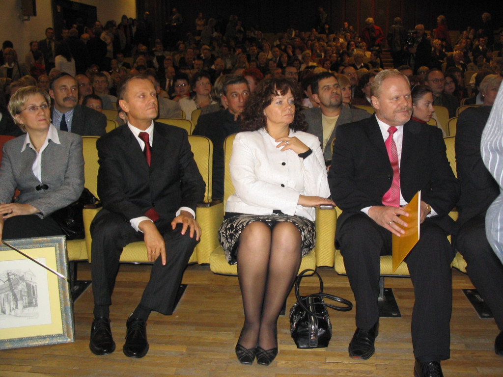 Po 17 latach Donald Tusk odwiedzi Łomżę. Jak do tego doszło?