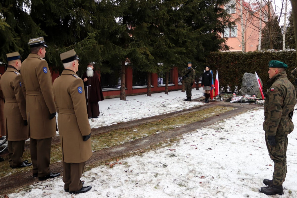  Kwiaty w miejscu straceń z okresu Powstania Styczniowego