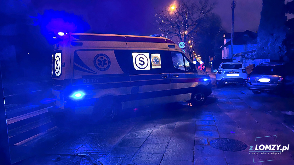 Starszy mężczyzna potrącony na pasach