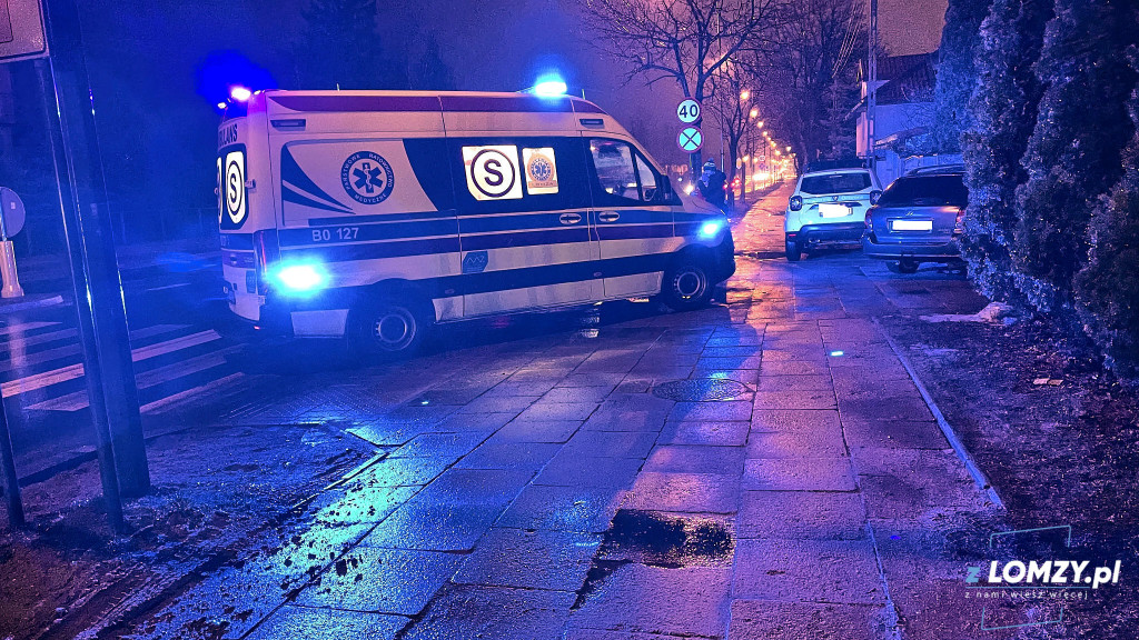 Starszy mężczyzna potrącony na pasach