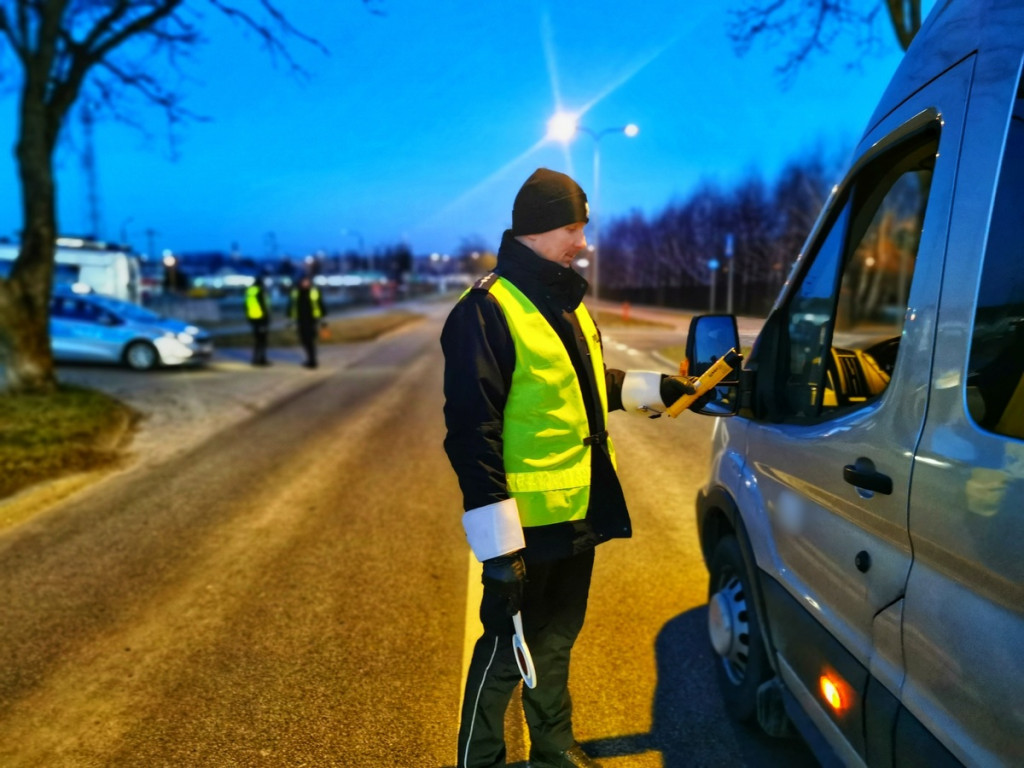 Kolejni piją i jadą!