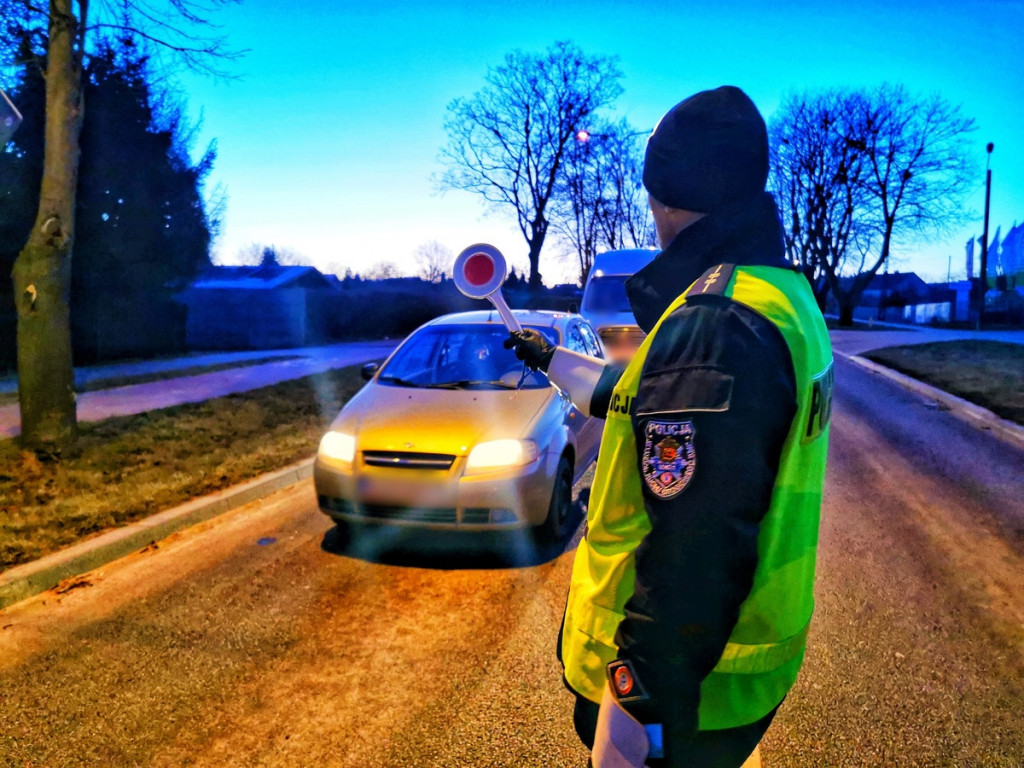 Kolejni piją i jadą!