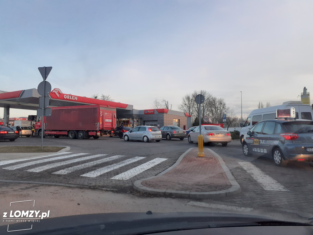 Łomża: Kolejki na stacjach