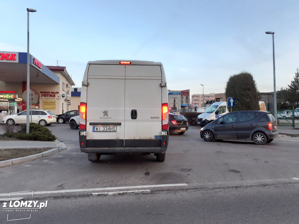 Łomża: Kolejki na stacjach