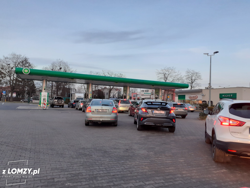 Łomża: Kolejki na stacjach