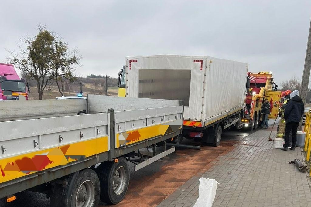 Plama paliwa pod Łomżą