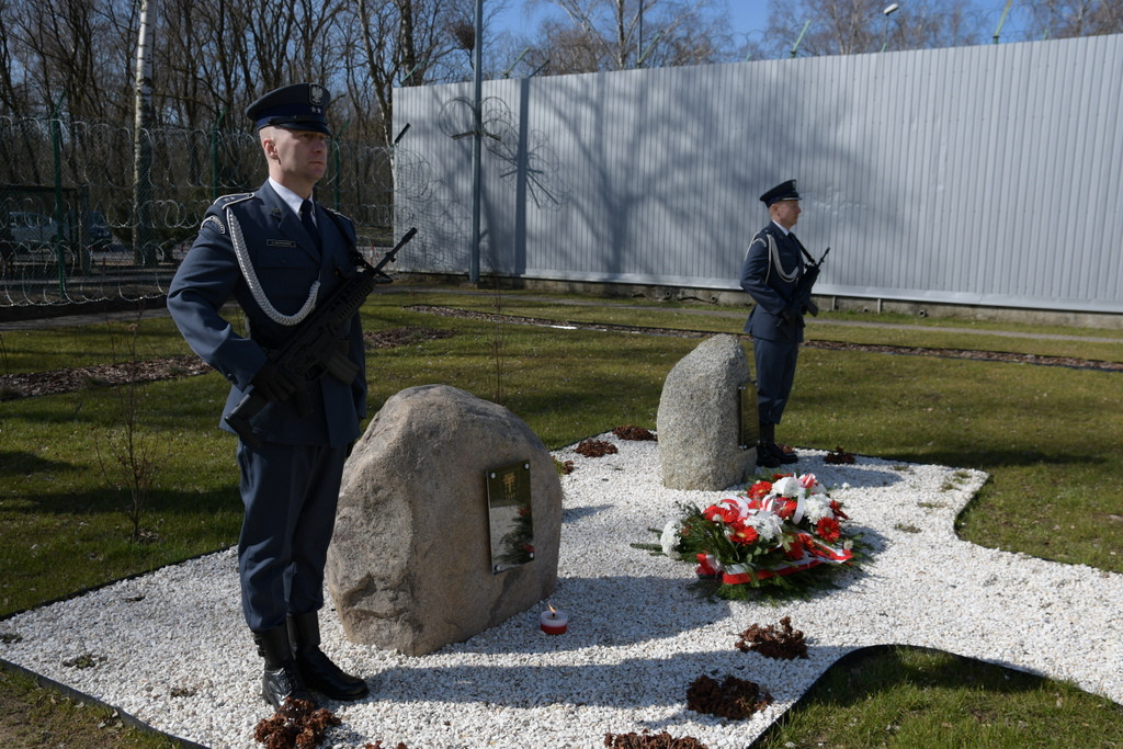 Więziennicy oddali hołd