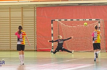 Turniej w futsalu kobiet w Łomży. Jak wypadły nasze zawodniczki? [FOTO]-1172