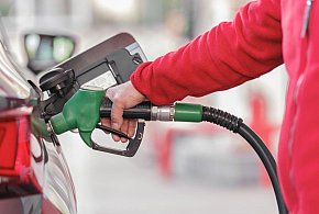 Ceny paliw. Kierowcy nie odczują zmian, eksperci mówią o "napiętej sytuacji"-25002