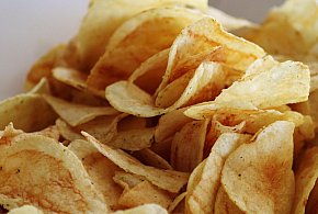 Chipsy Lay’s znikają z półek. W tej partii wykryto niebezpieczne substancje-27895