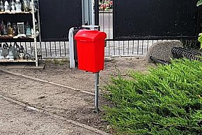 Widzisz taki pojemnik na cmentarzu. Oto, do czego służy-28463