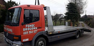 Kierowca po awarii najpierw sięga po telefon - jak powinna działać strona pomocy d